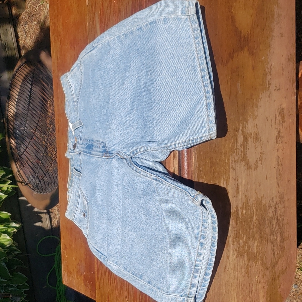 LEVIS shorts size 30 550 relaxed fit